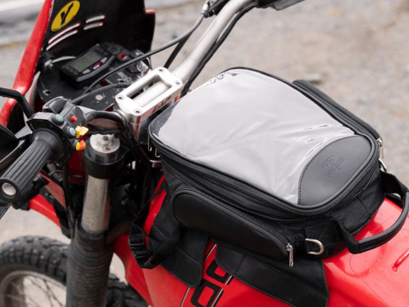 Magnetna tank torba za motor
